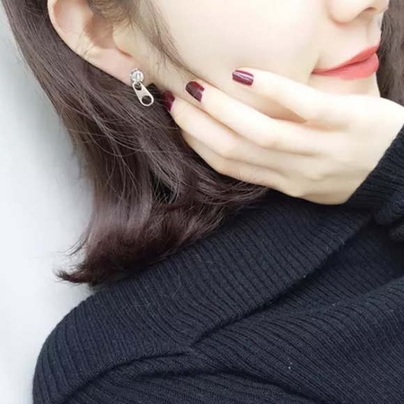 ❤BUNDLE ME❤ RETRO ZIPPER Earrings - Picture 2 of 4